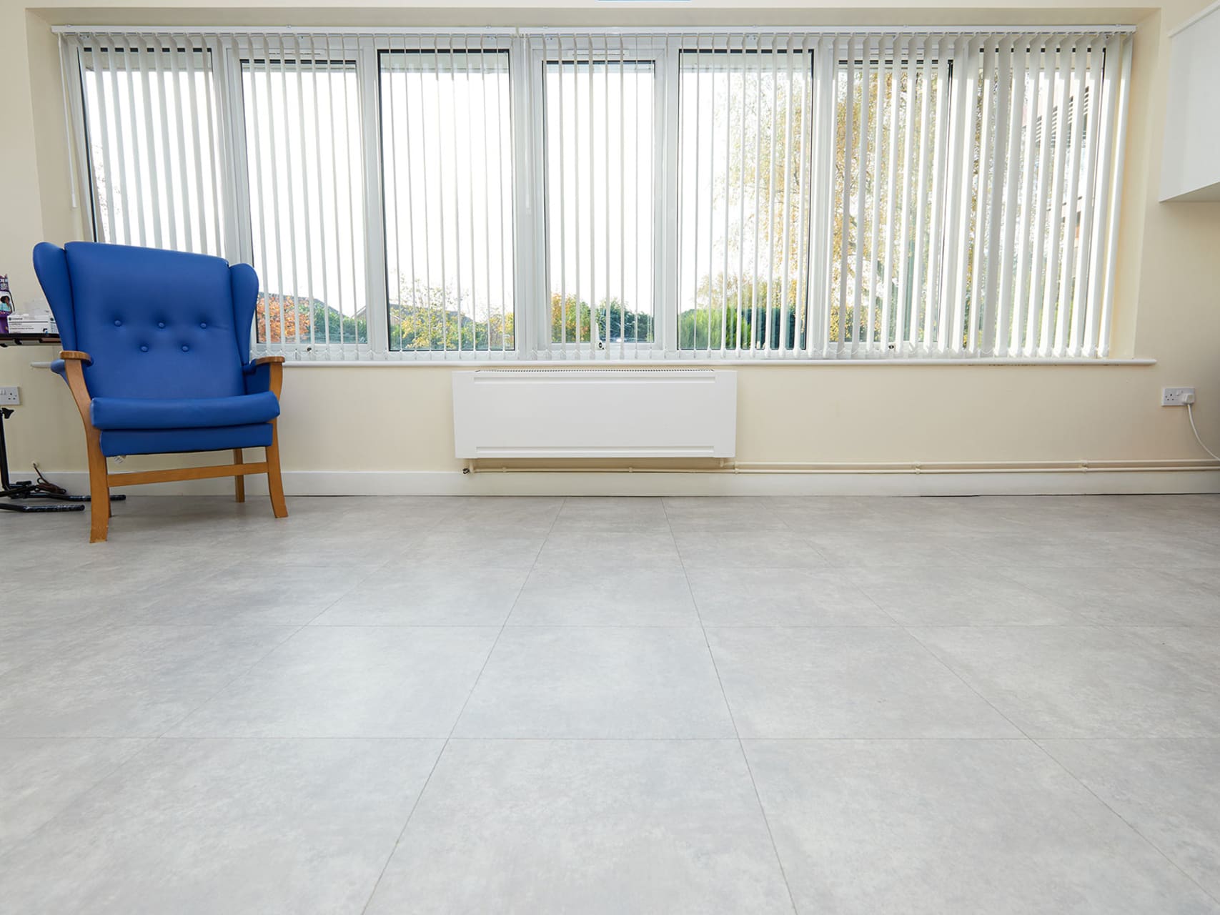 スコレサイト(Scolecite) S00672 Monument Concrete: Commercial LVT Stone Flooring from the Amtico